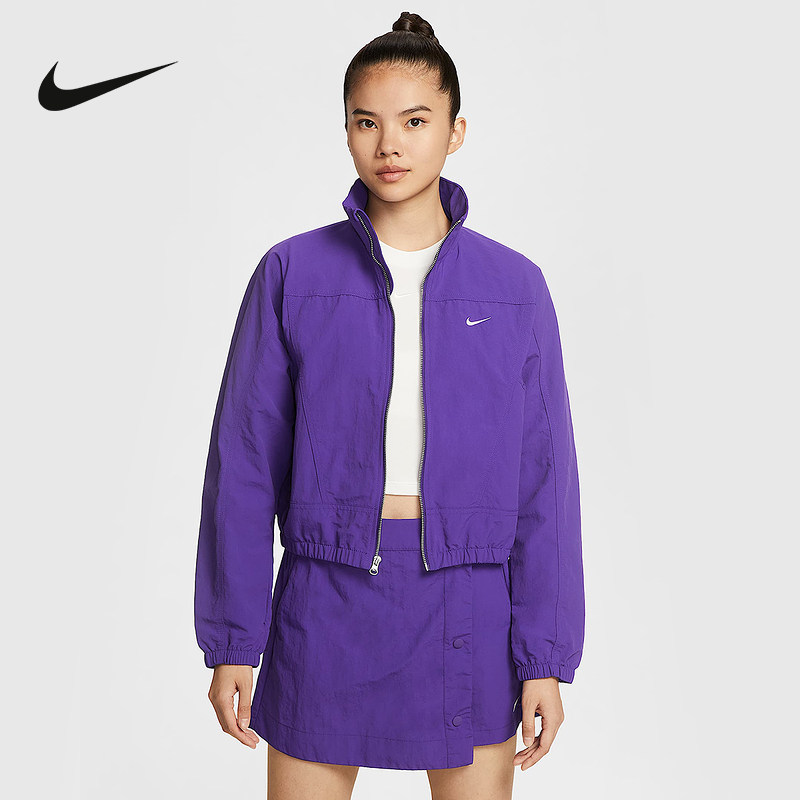 Street Fashion Nike - Chaqueta Cortavientos Nike con Gran Logotipo