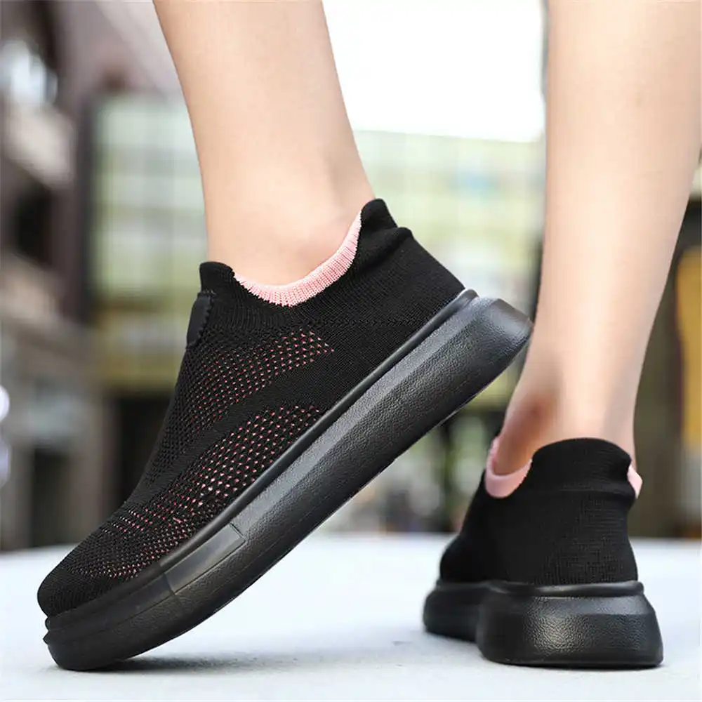 Street Fashion In Vietnam - Medias de plataforma para mujer, zapatos